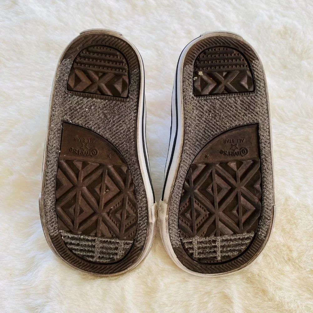 Converse Chuck Taylor All Star Hi-Top Toddler Sneakers Shark Pattern size 5